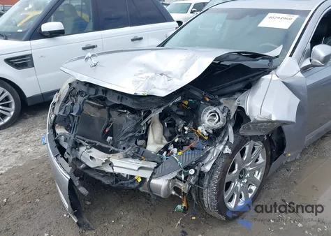 2013 Hyundai Equus Ultimate z USA, uszkodzony, nr VIN KMHGH4JH2DU072167